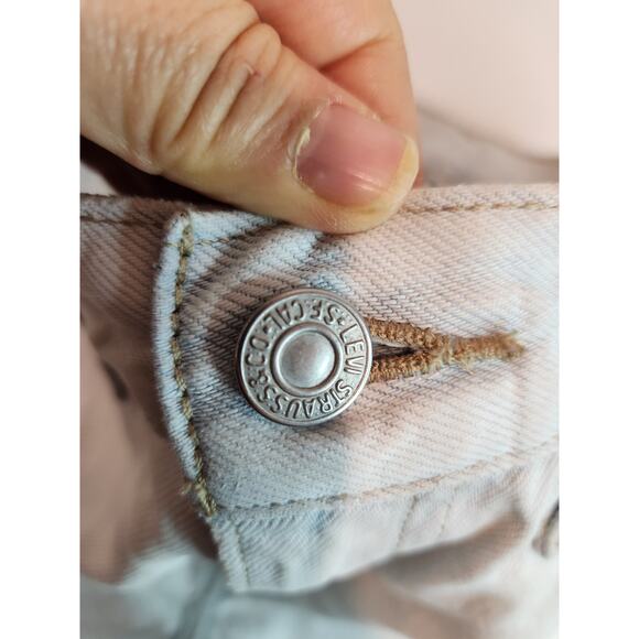 Levi’s Premium Women’s High-Waisted Denim Shorts Light‎ Wash Size 27 - Picture 5 of 7